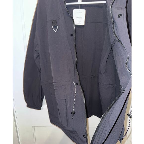 New Fabletics The Heights Cargo Jacket Black size M - Picture 8 of 10